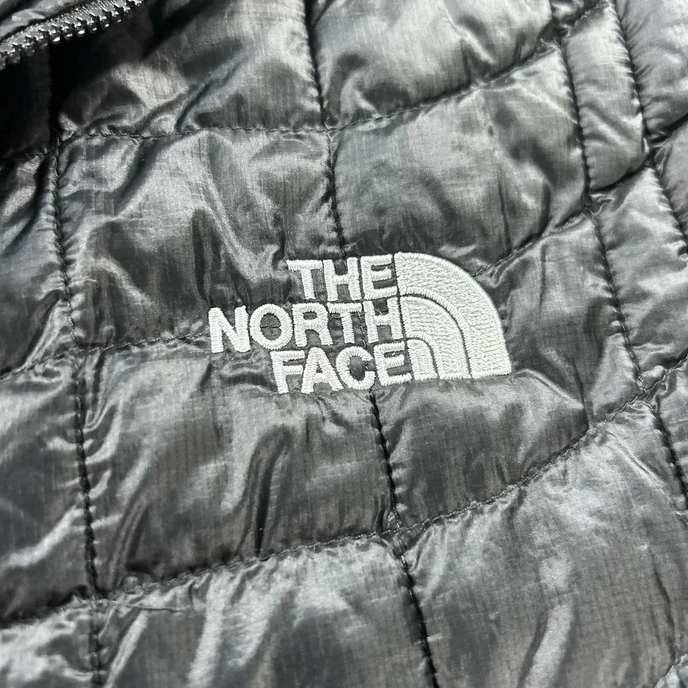 The North Face Mens Medium Black ThermoBall Eco Quilted Insulated Puffer Vest